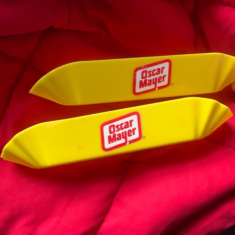 Set of 2 Oscar Mayer Meyer Hot Dog Tray Holders Yellow Plastic. See red smudges